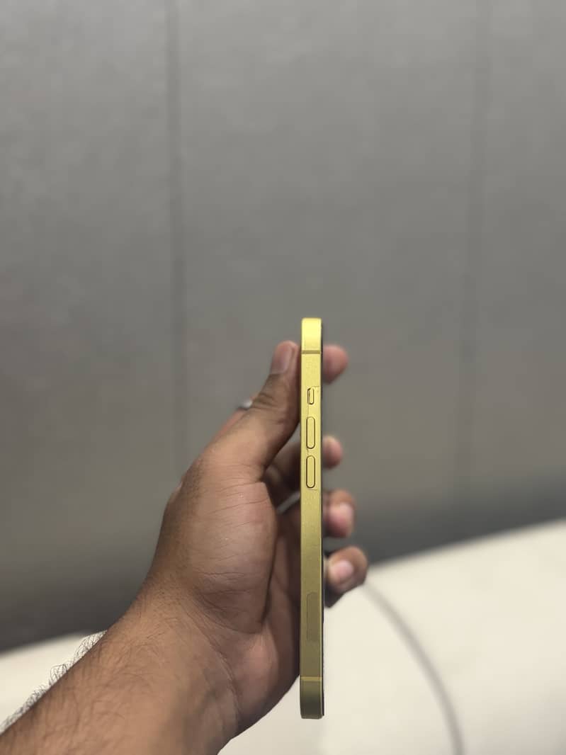 Apple iPhone 14 2