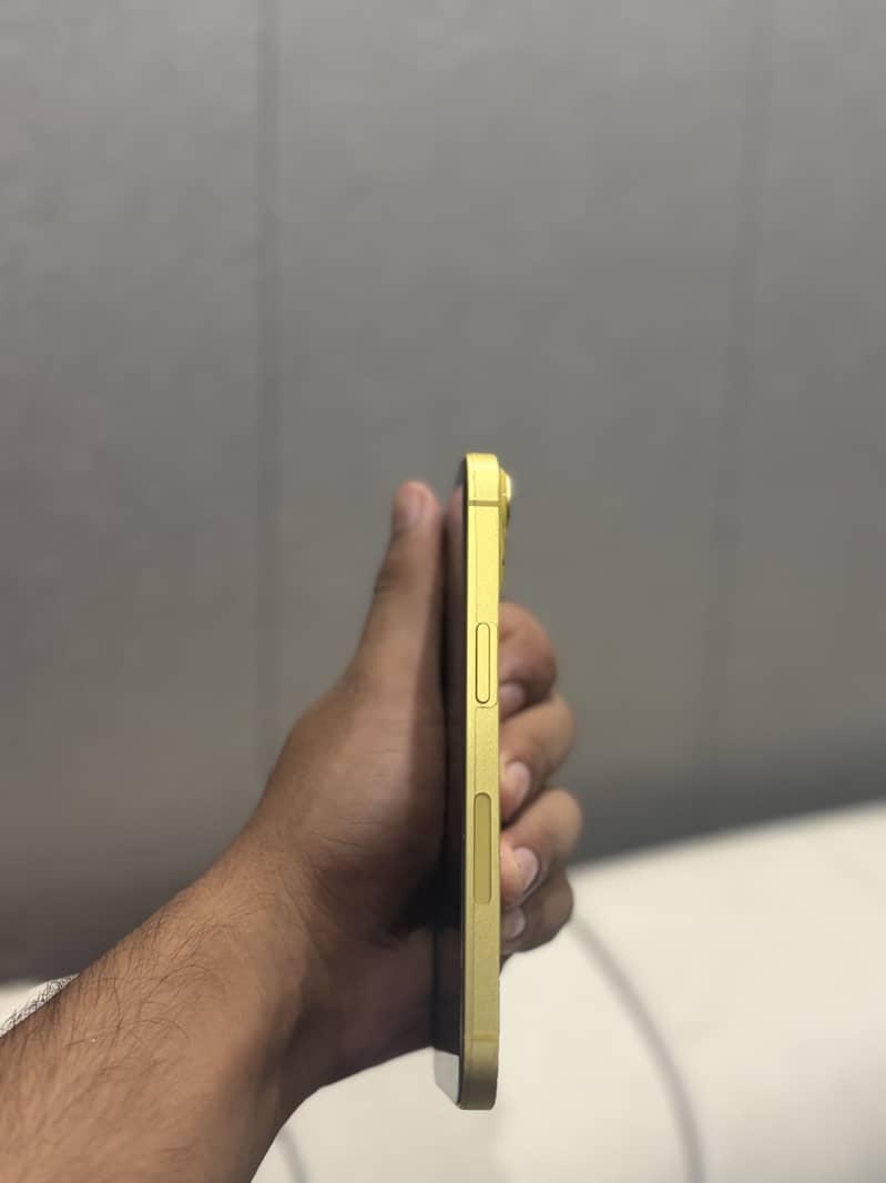 Apple iPhone 14 4