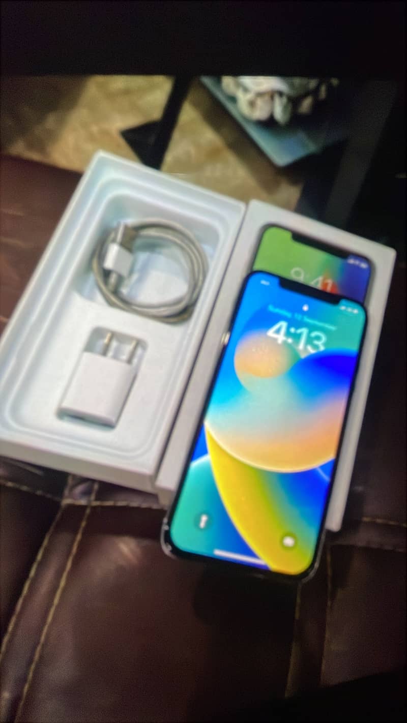 iPhone X 4