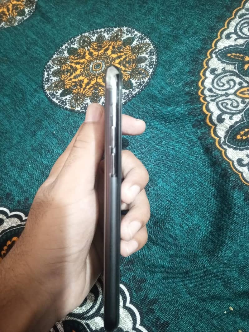Apple iPhone 11 Pro 2
