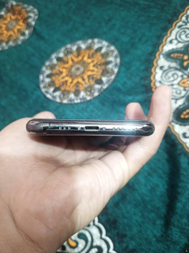Apple iPhone 11 Pro 3