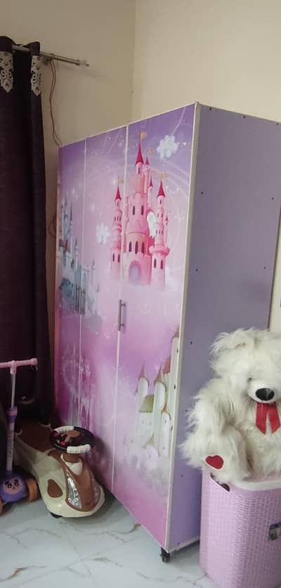 2kids bed + 1 wardrobe + 1 dressing+ 1 Chester for sale