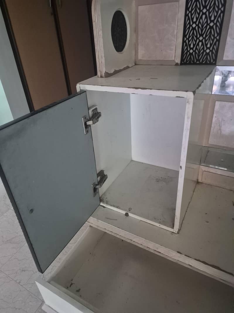 Dressing Table 3