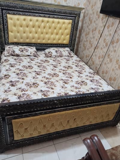 Beautiful King Size Iron Bed with Mattress – Excellent Condition