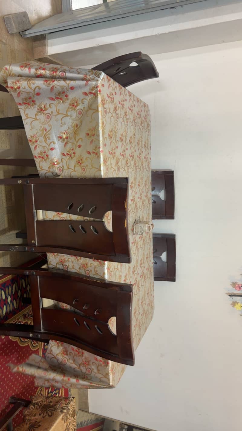 Dining table 5seater 1