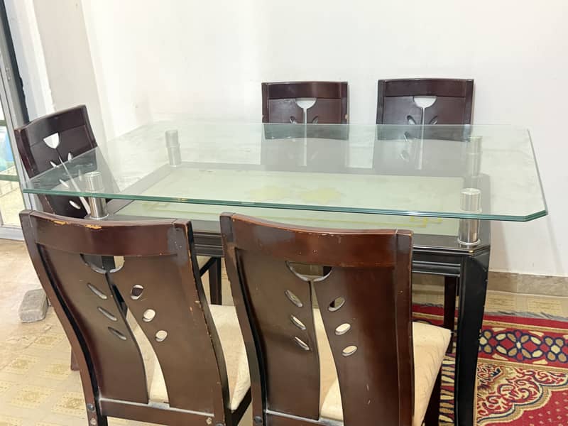 Dining table 5seater 4