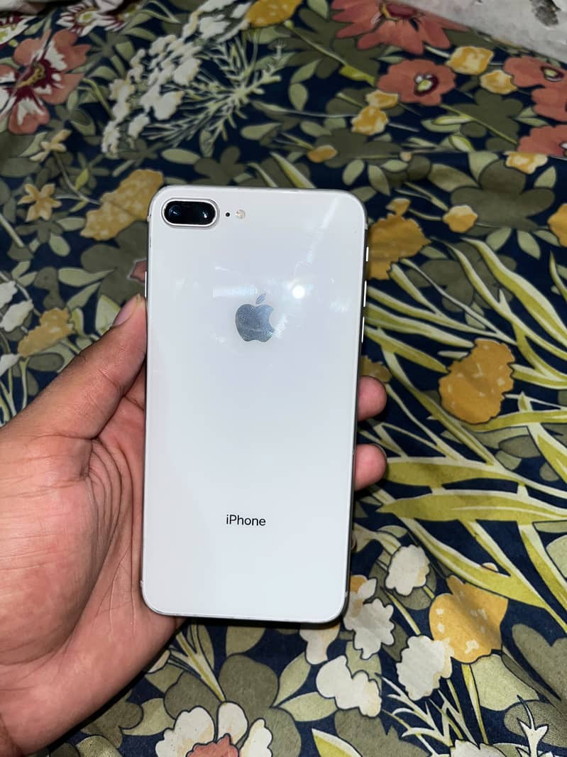 Apple iPhone 8 Plus 0