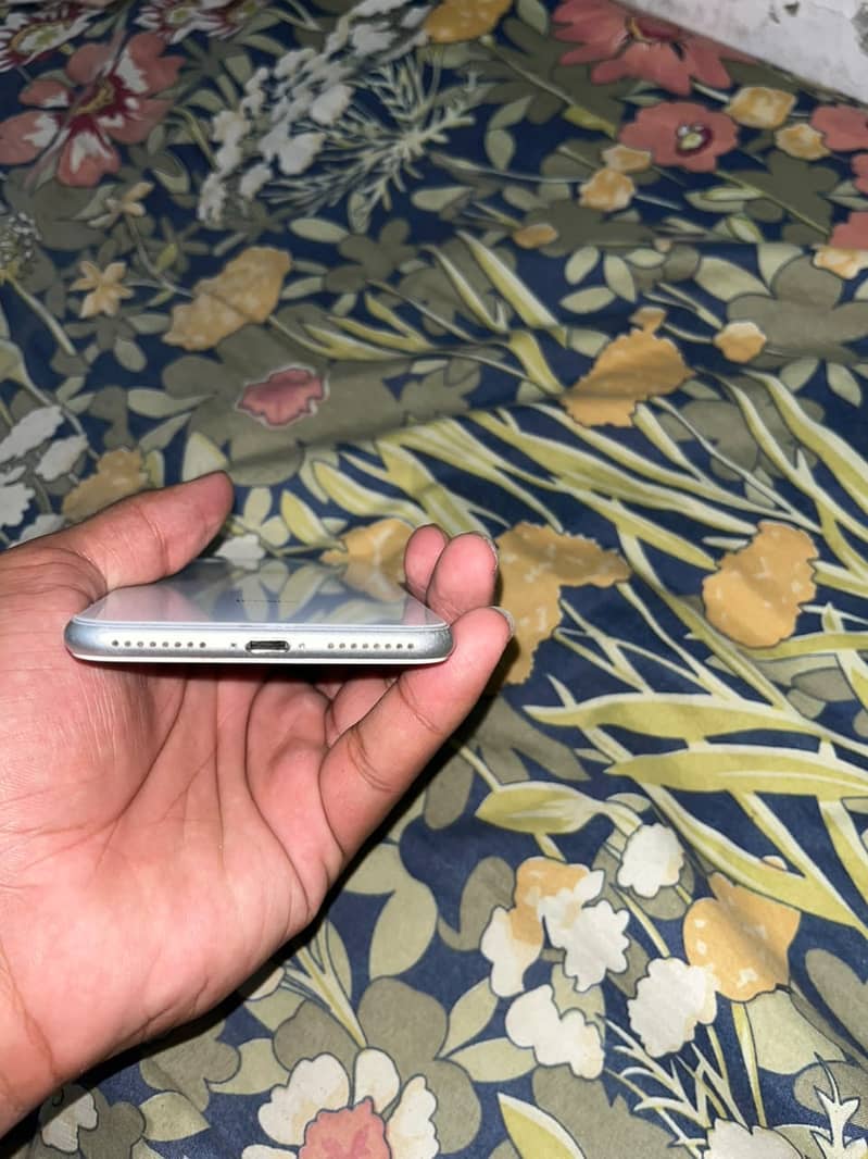 Apple iPhone 8 Plus 2