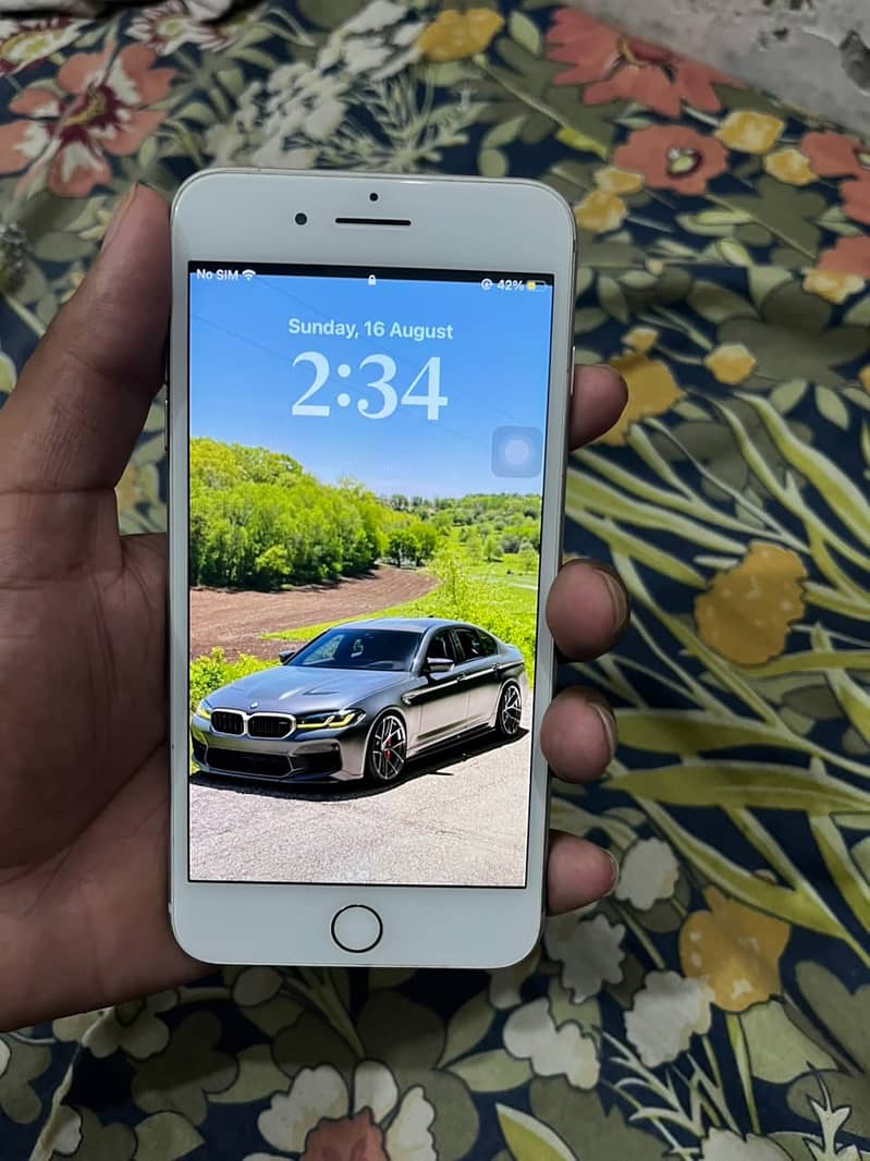 Apple iPhone 8 Plus 4