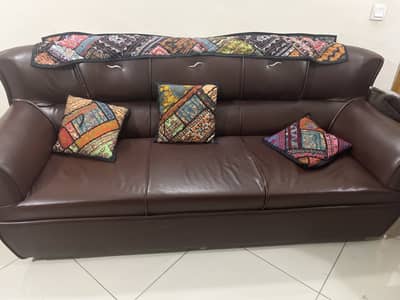 5 seater sofa set affordable price and good condition