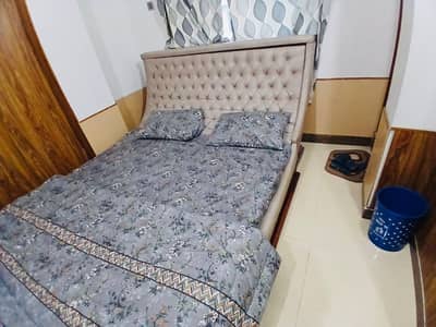 weekly monthly basic rent