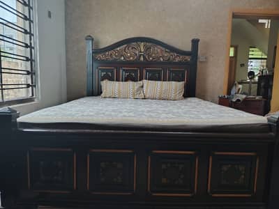King size bed for sale 35000