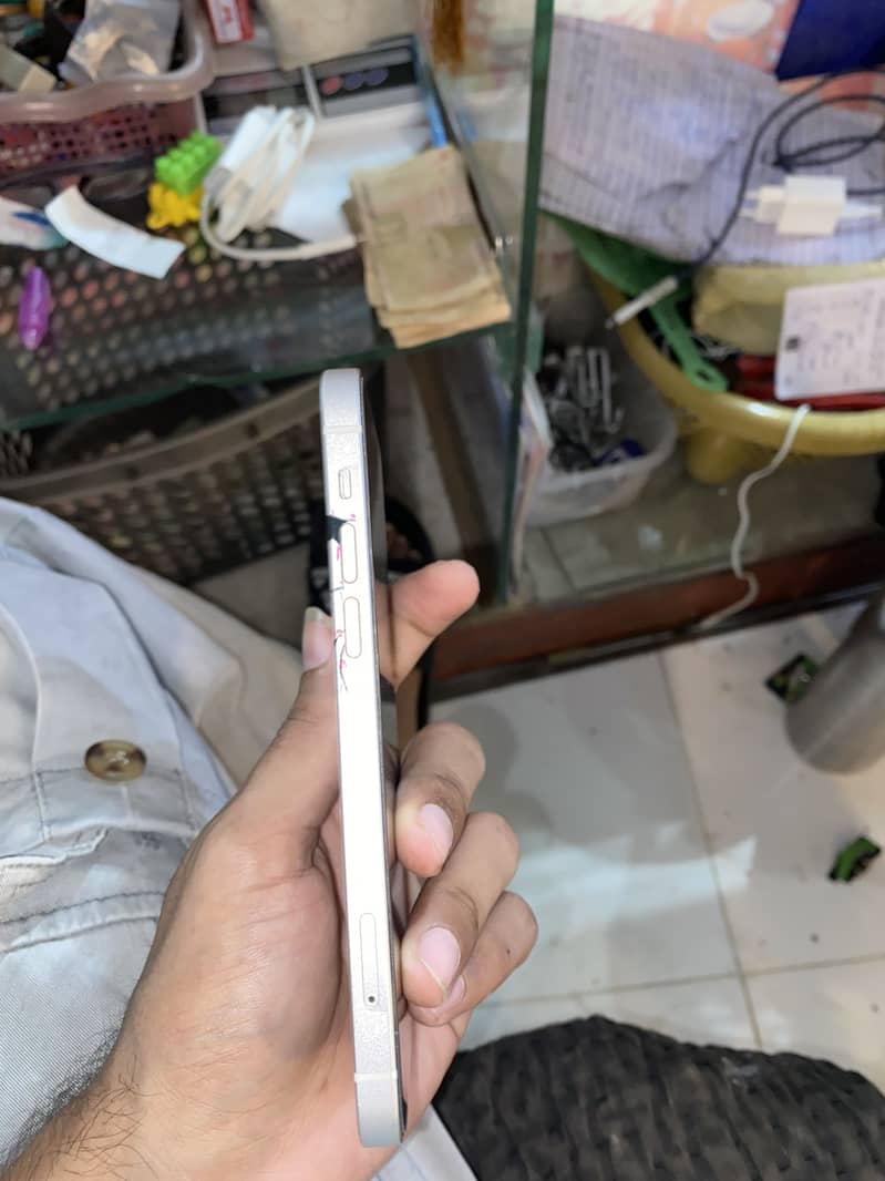 Apple iPhone 12 2