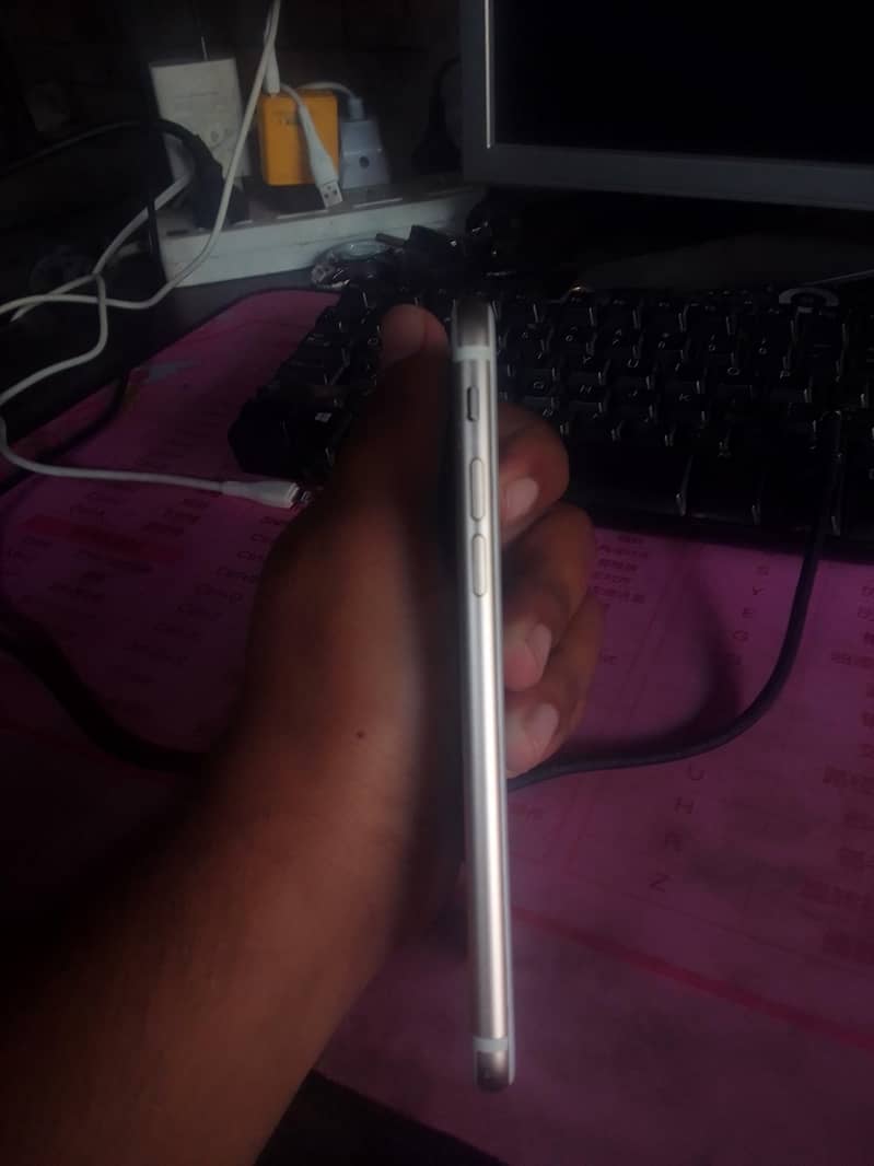 Apple iPhone 7 4