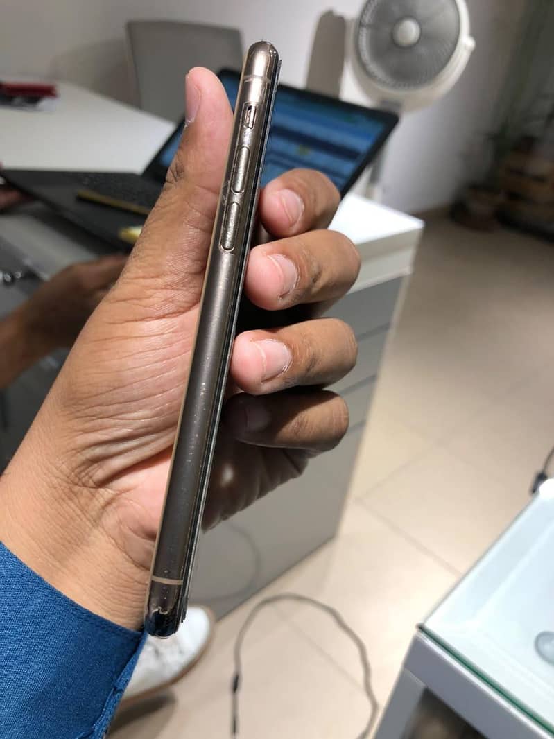Apple iPhone 11 Pro 2