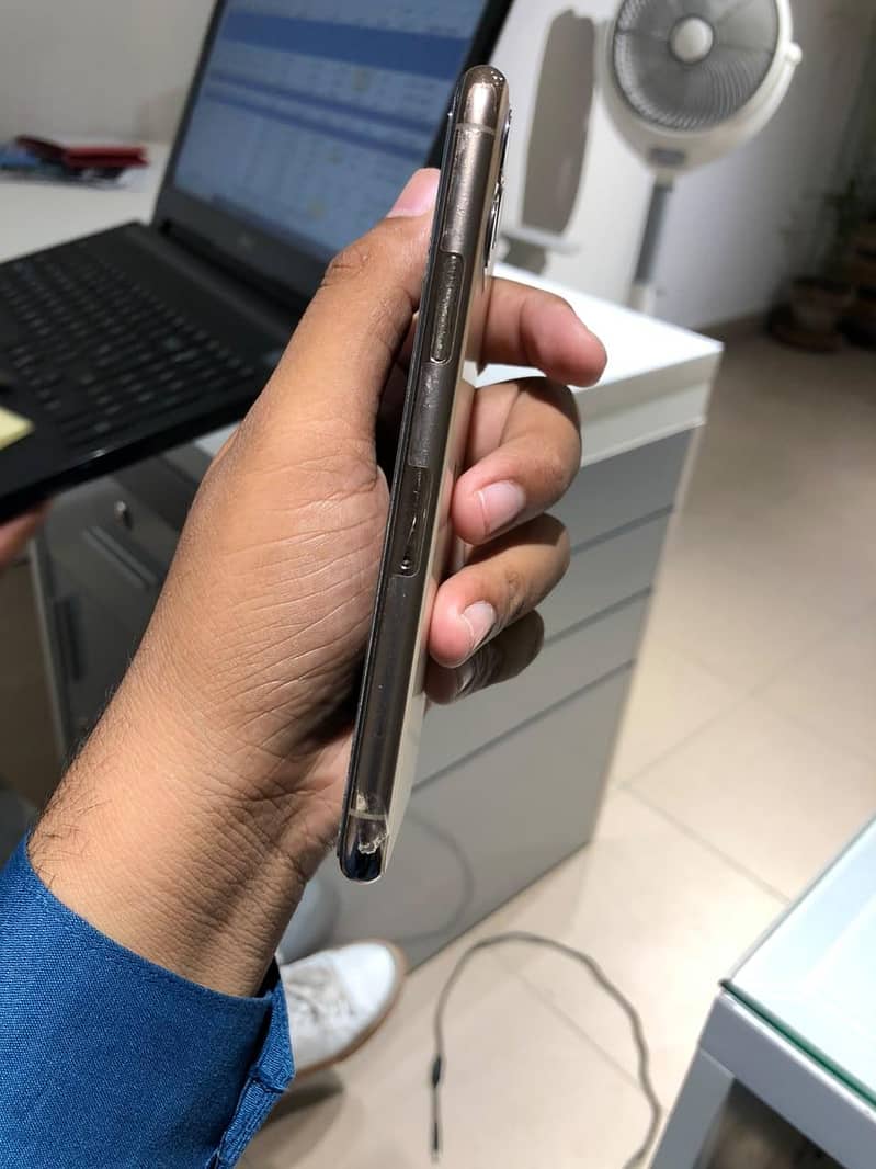 Apple iPhone 11 Pro 3