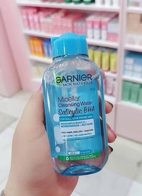 Garnier Skin Naturals Salicylic BHA Micellar Cleansing Water For Dull Acne Prone Skin