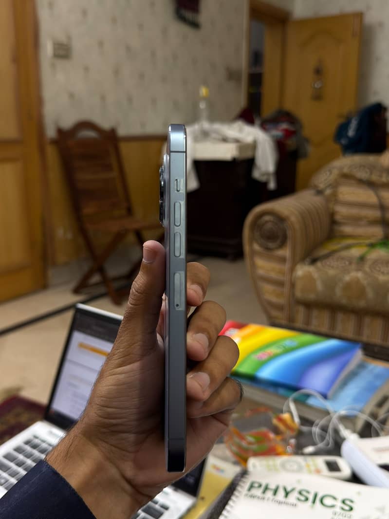 Apple iPhone 13 Pro Max 2