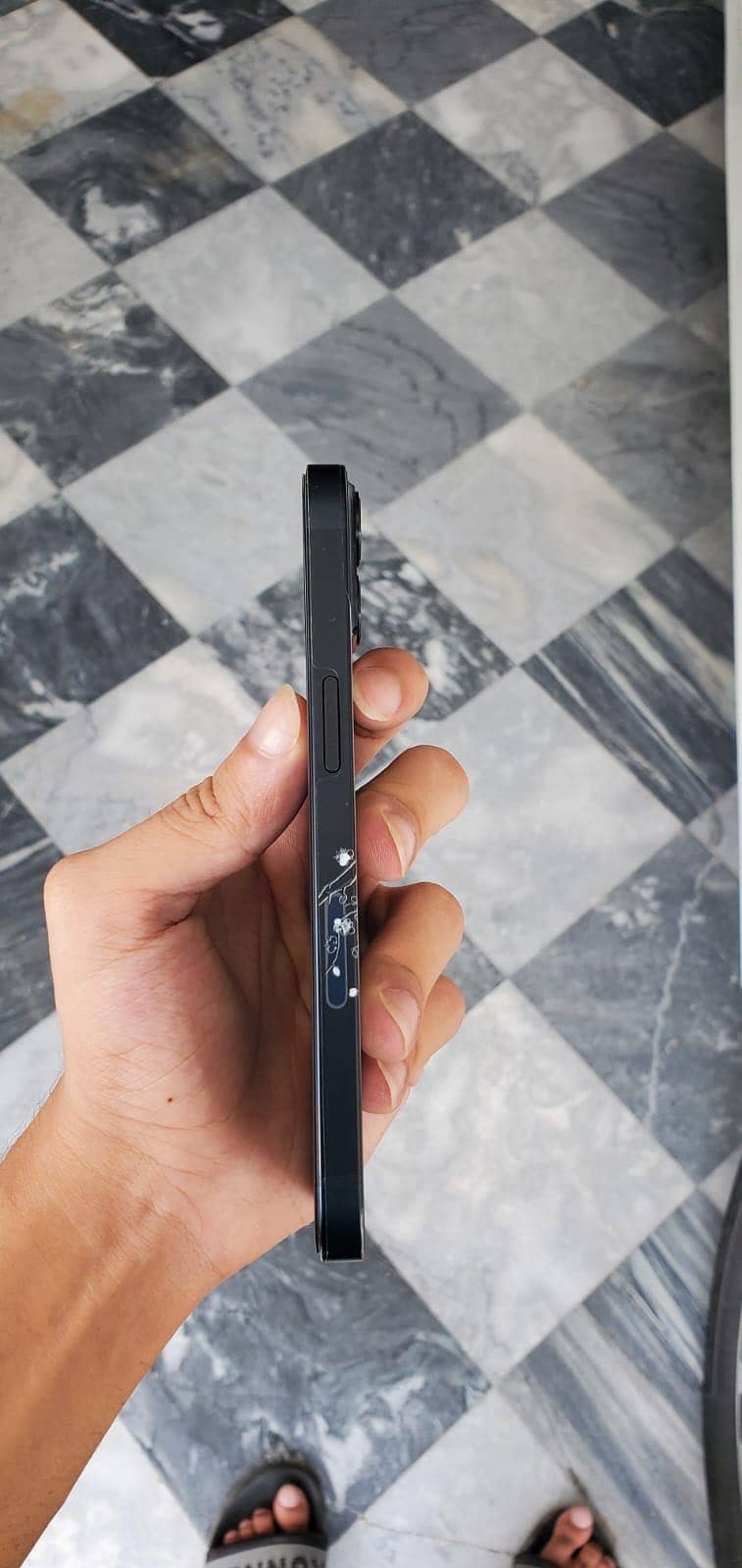 Apple iPhone 13 1