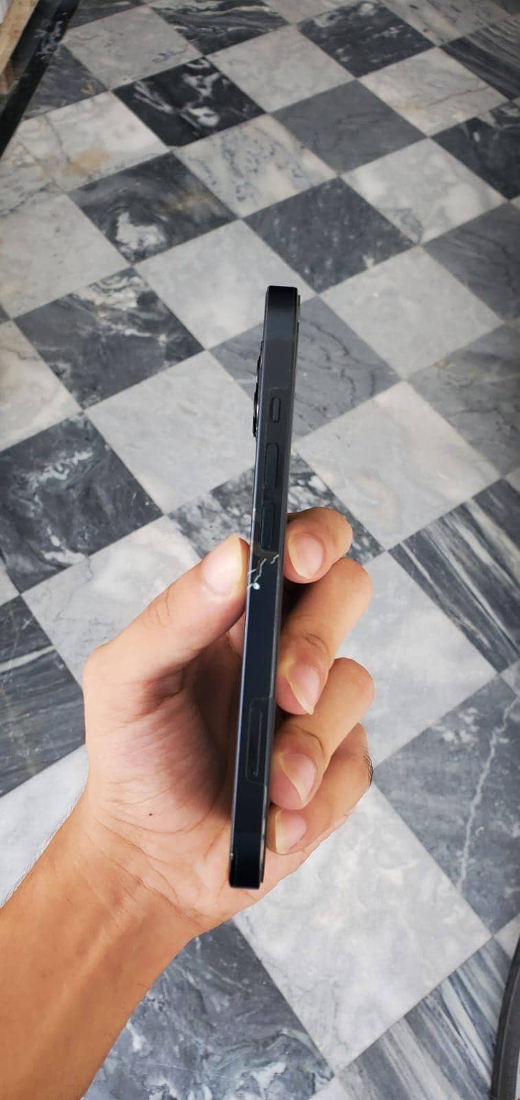 Apple iPhone 13 2