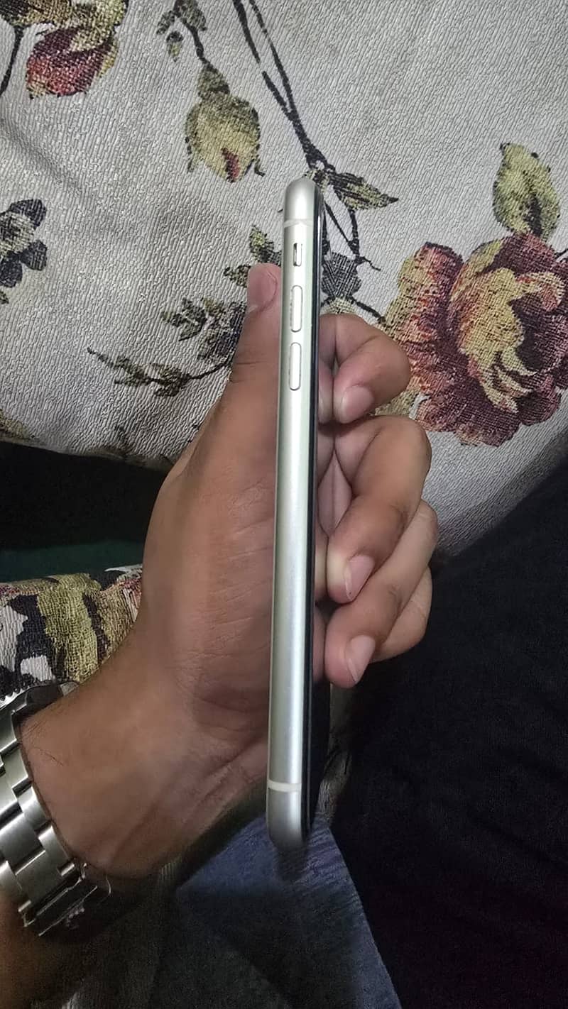 Apple iPhone 11 2