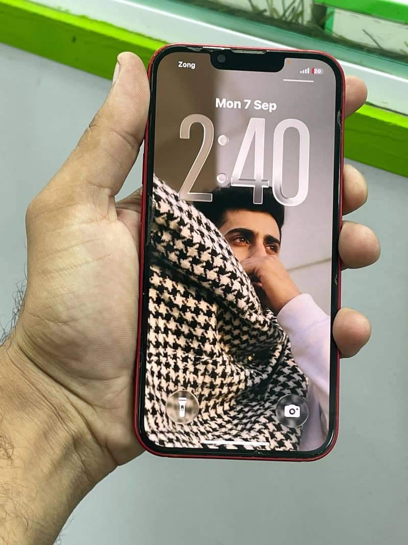 Apple iPhone 13 1