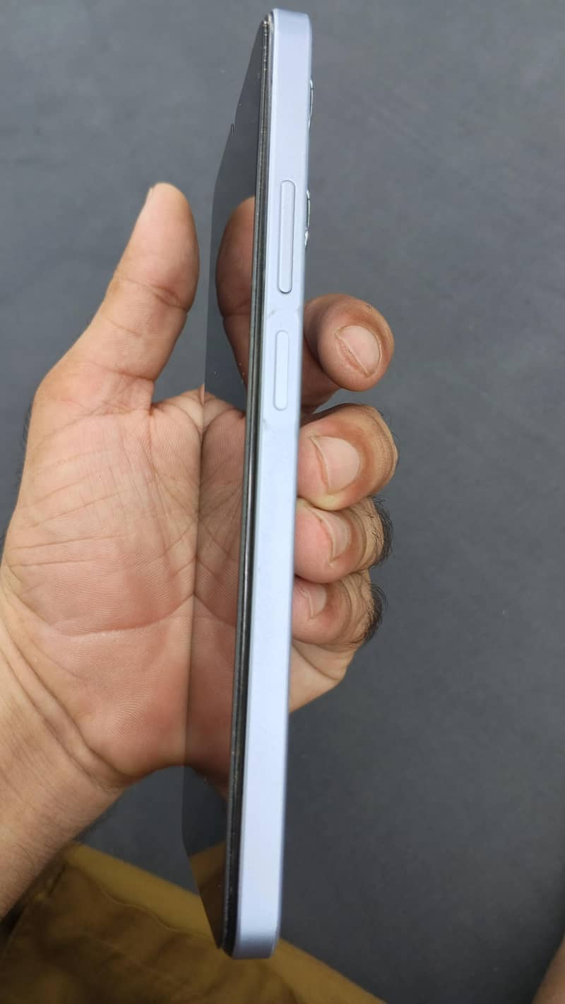 Realme Note 60 4