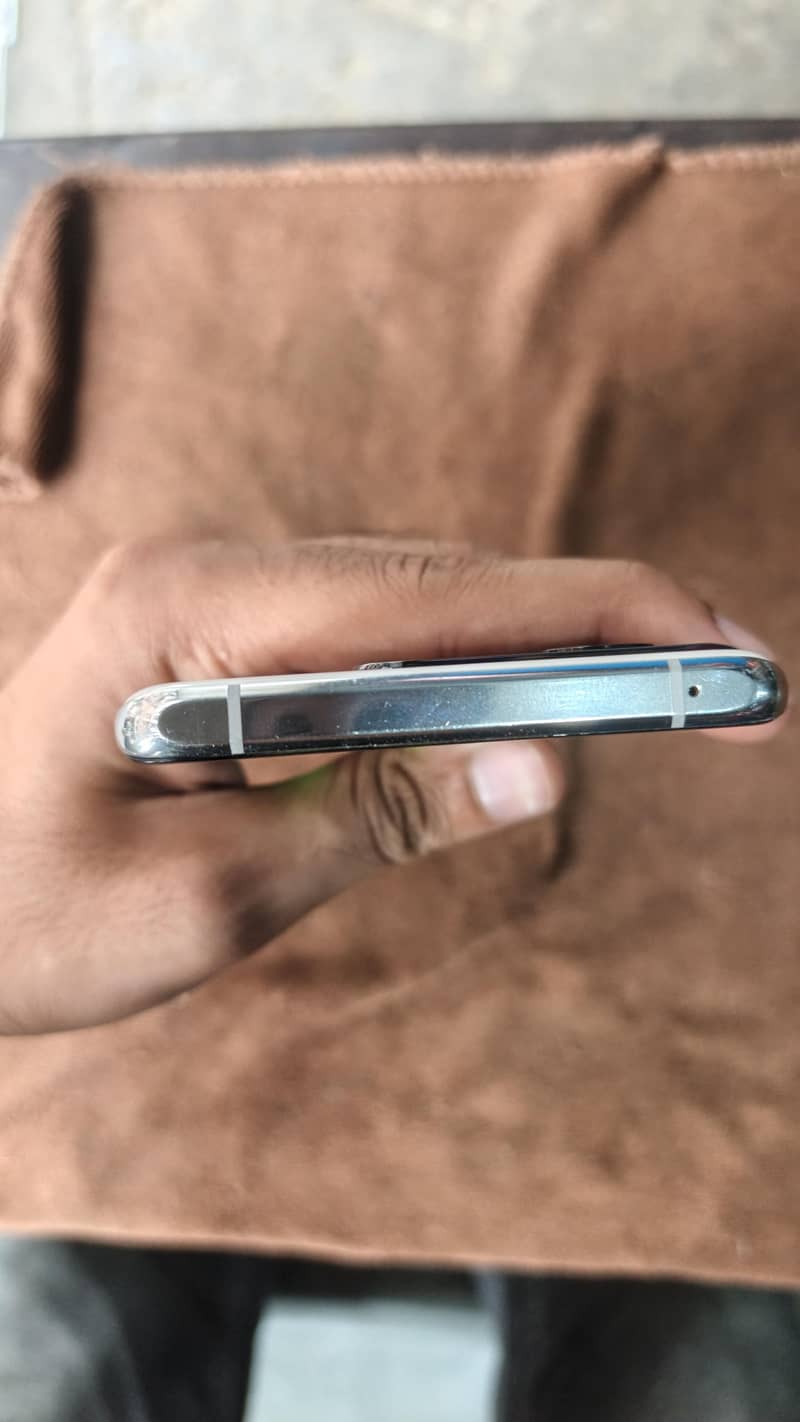 One Plus 10 Pro 5