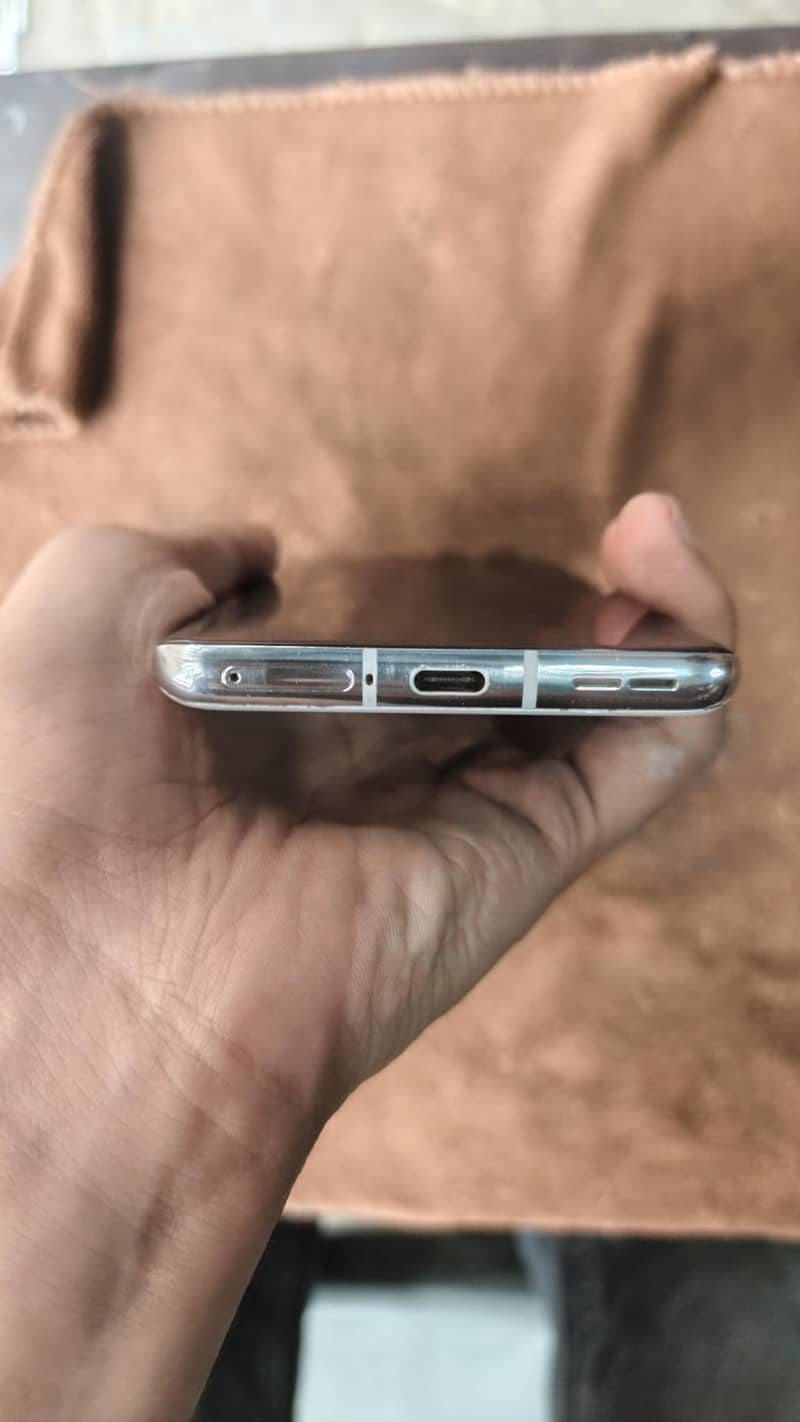 One Plus 10 Pro 6