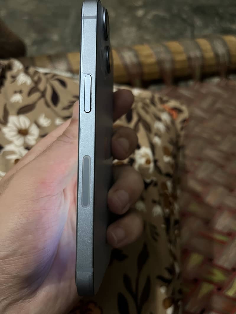 Apple iPhone 13 1