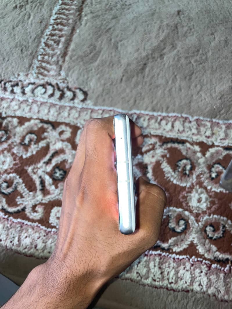 Google Pixel 7a 4