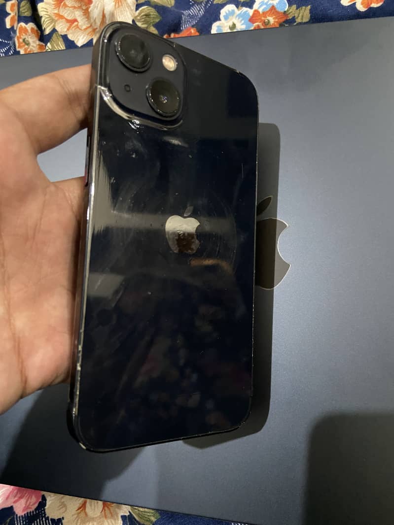 Apple iPhone 13 11