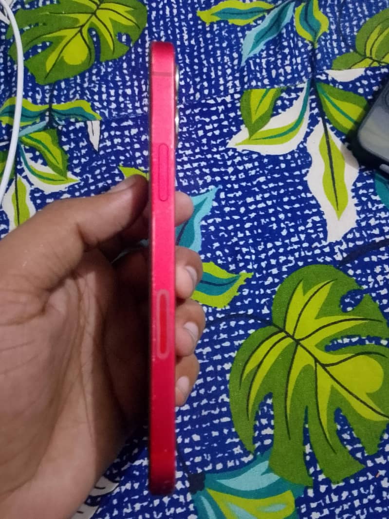 Apple iPhone 12 4