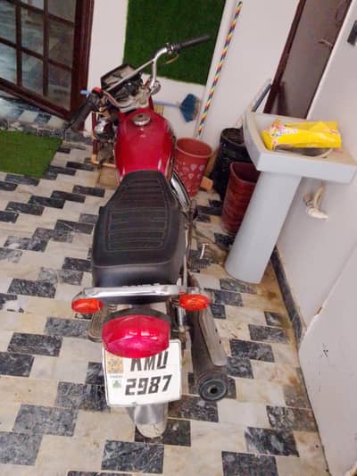 united 125