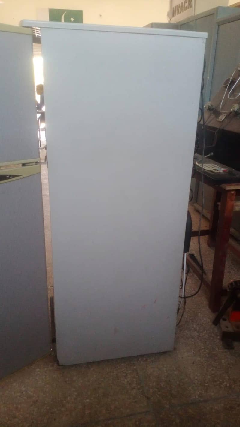 waves medium size fridge 3