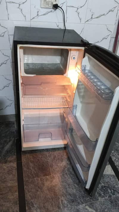 single door refrigerator