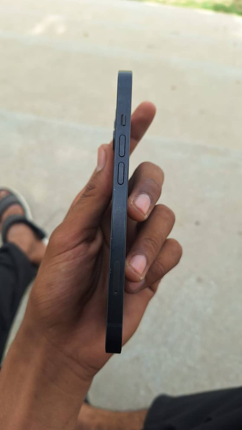 Apple iPhone 13 1