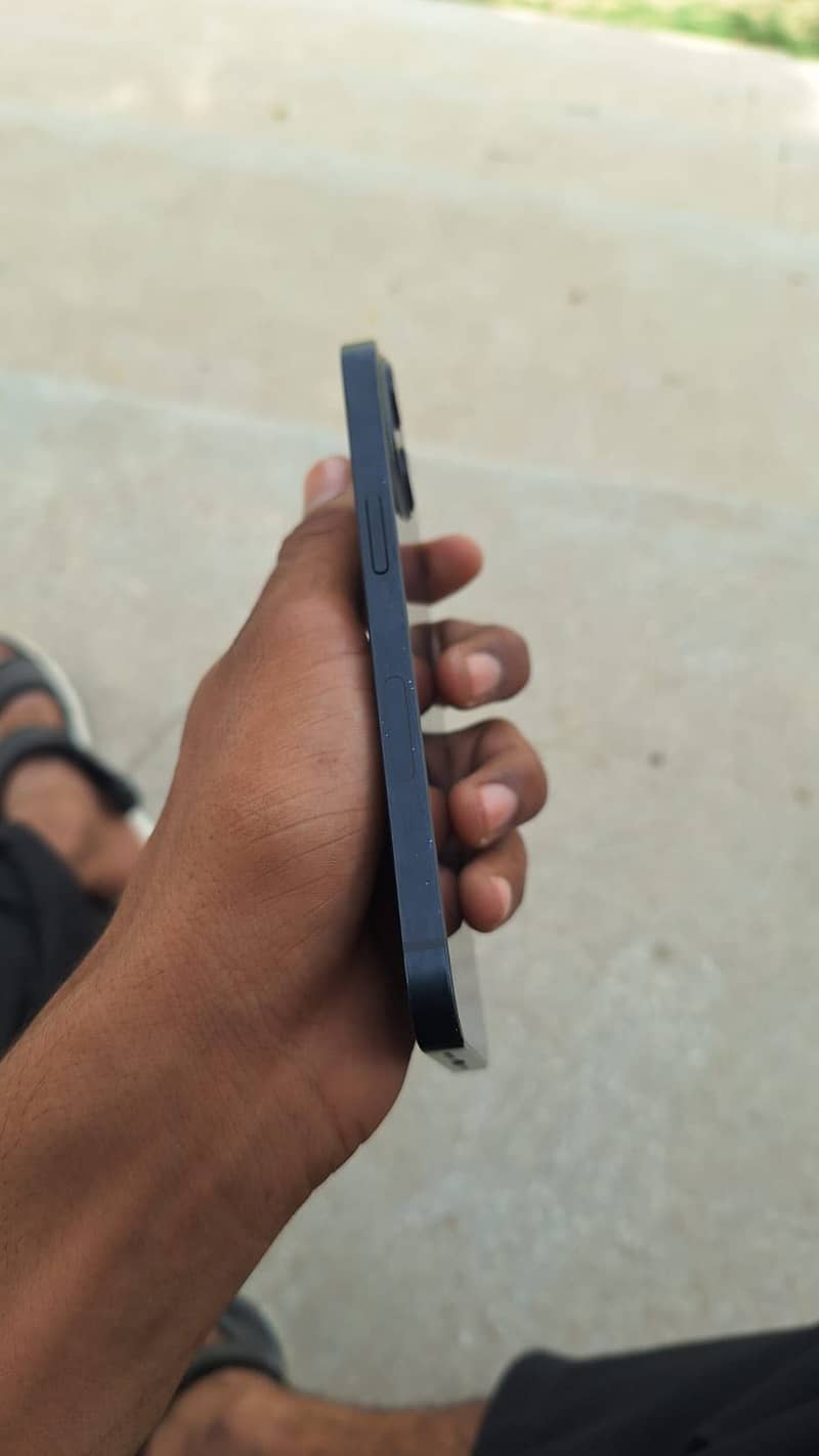 Apple iPhone 13 3