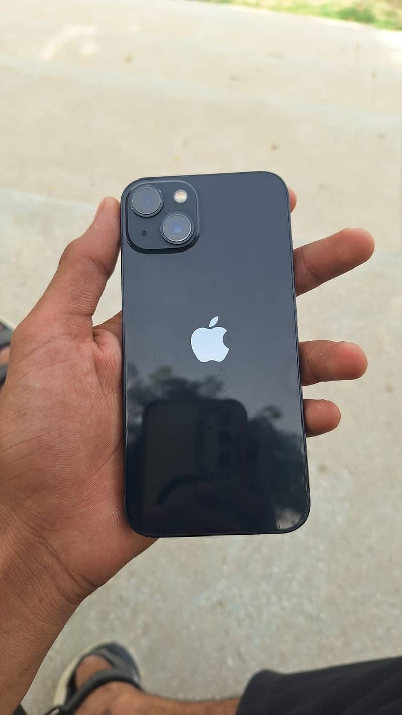 Apple iPhone 13 4