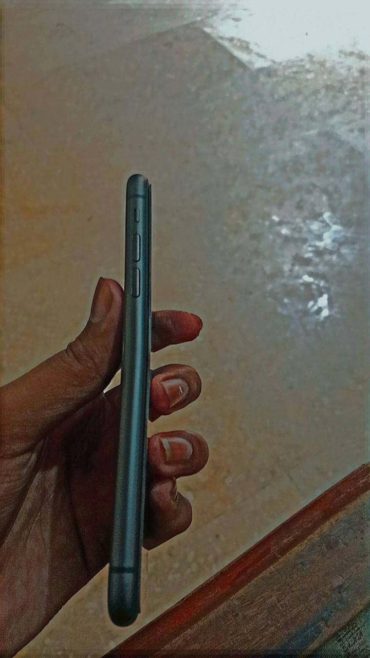 Apple iPhone 11 5