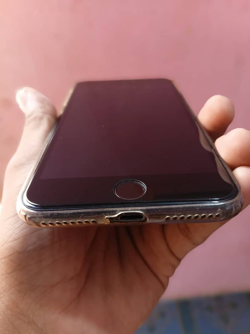 Apple iPhone 7 Plus 0