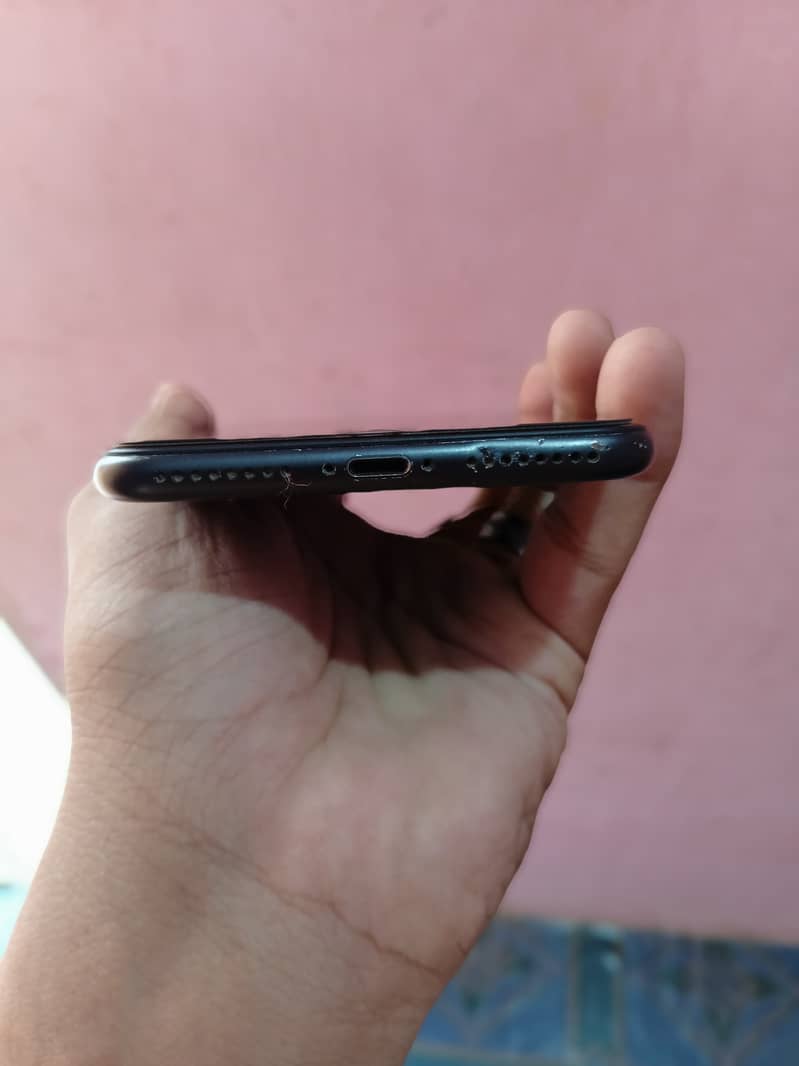Apple iPhone 7 Plus 3