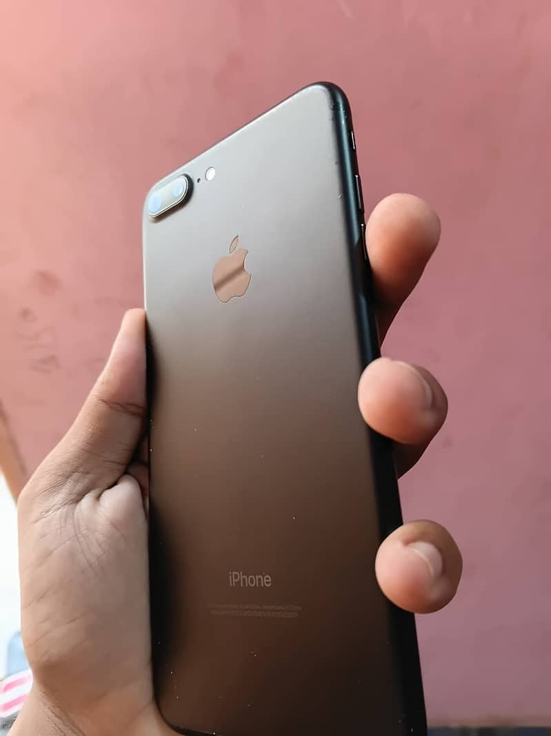 Apple iPhone 7 Plus 4
