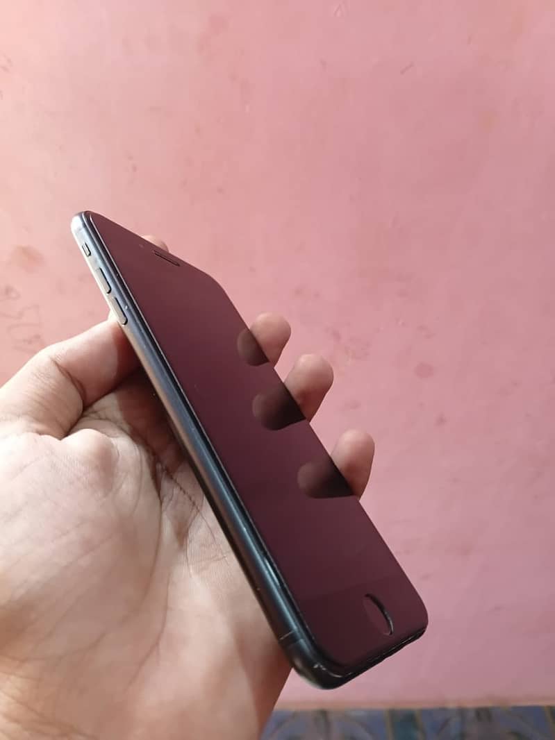 Apple iPhone 7 Plus 6