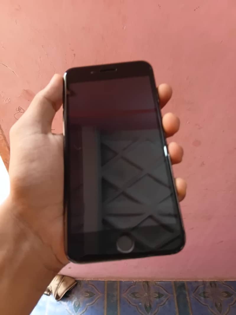 Apple iPhone 7 Plus 8