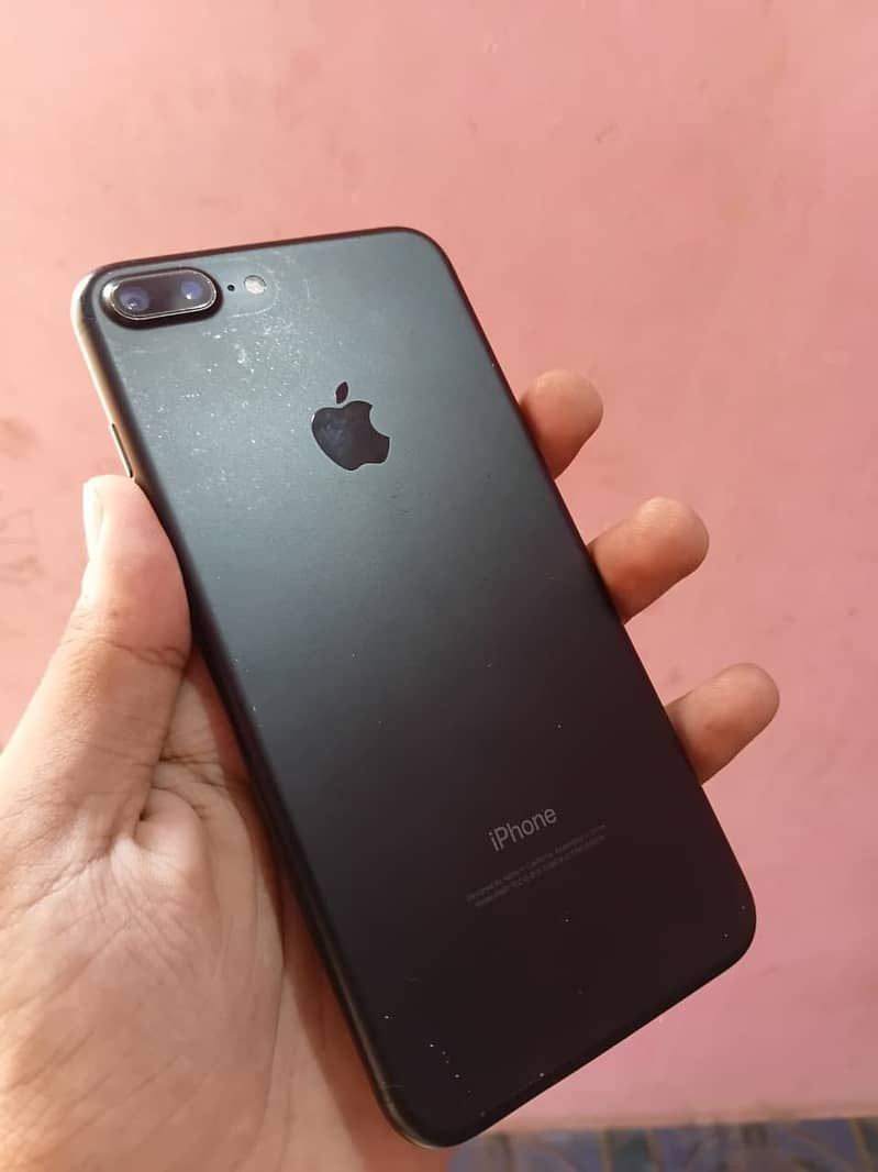 Apple iPhone 7 Plus 9