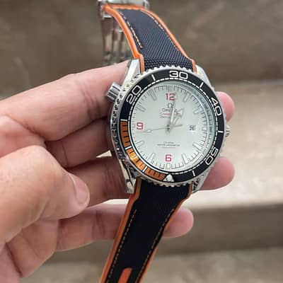 Rotating Bazel - 2 Ton Case with White Diall Watch for Men