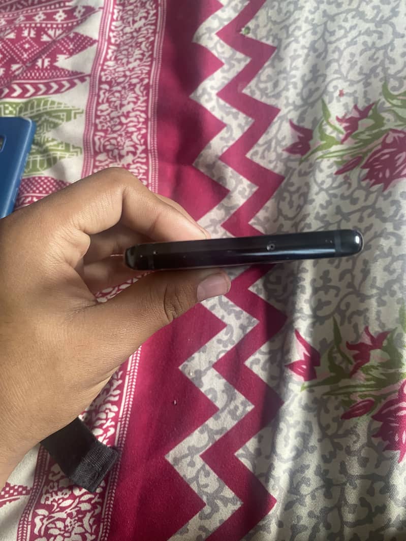 Samsung Mobile Note 8 1