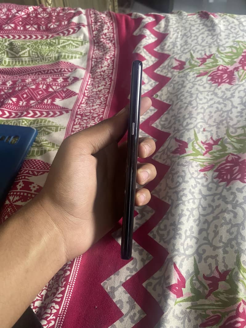Samsung Mobile Note 8 3