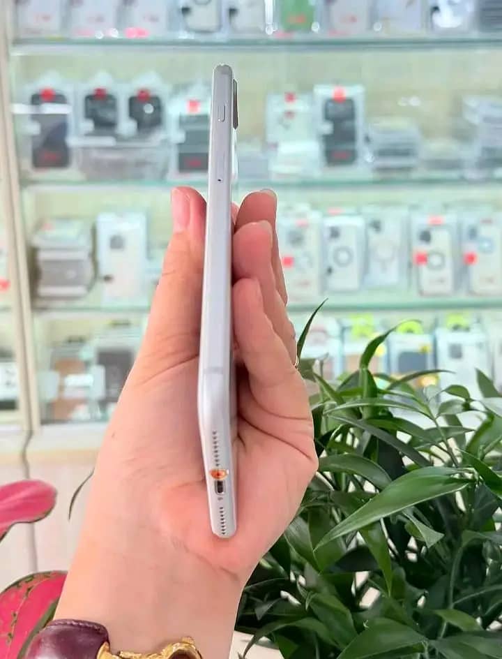 iPhone 8 Available 2